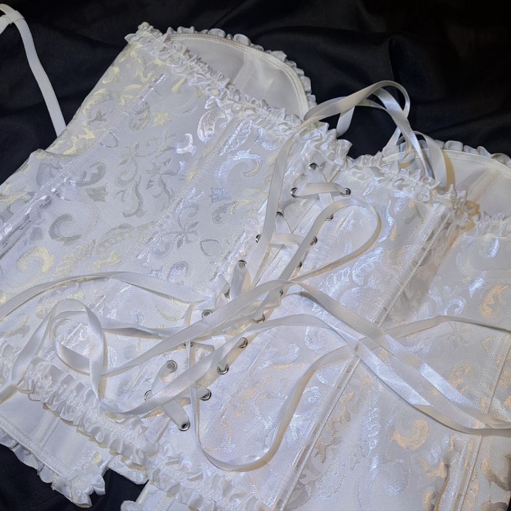 NEW Gorgous CORSET - Picture 3 of 7